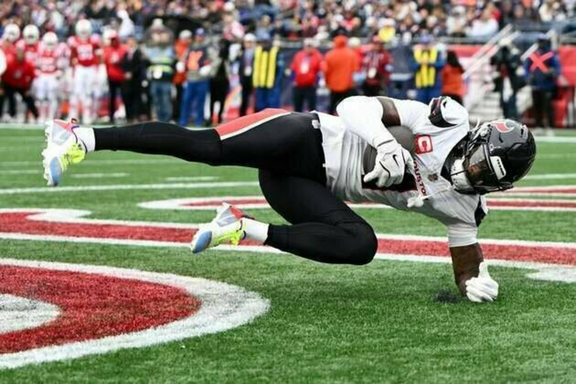 Patriots WR Stefon Diggs cleared for training camp