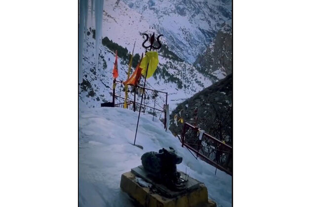 Discover the 'natural shivling': Uttarakhand Chief Minister invites pilgrims to Timmarsain Mahadev Cave