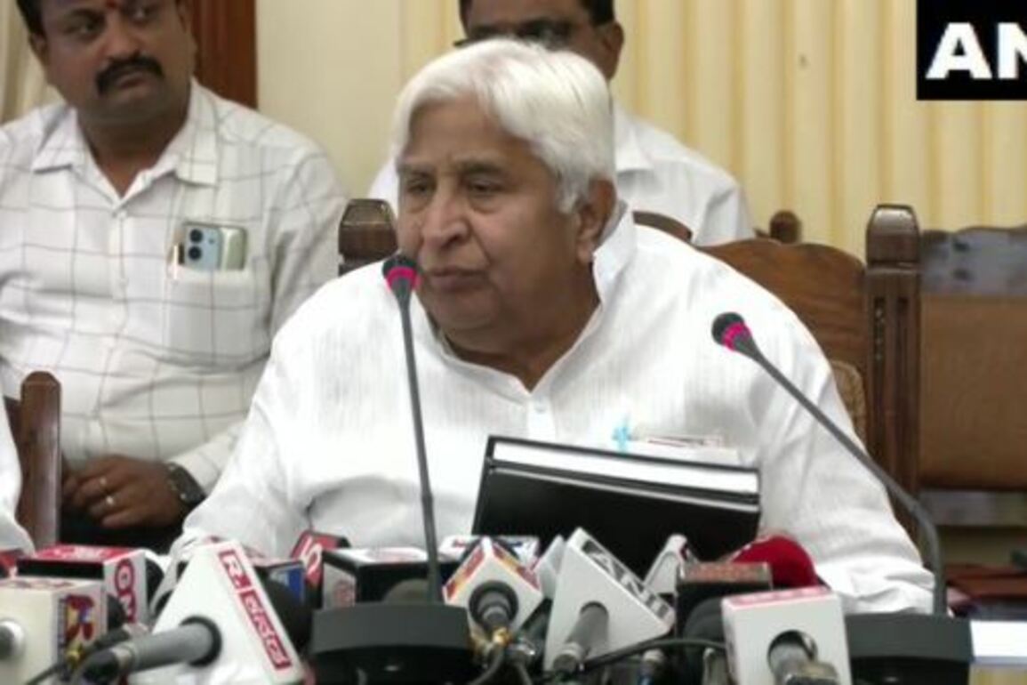 Karnataka cabinet takes "serious note" on contractor allegations, SIT to investigate further