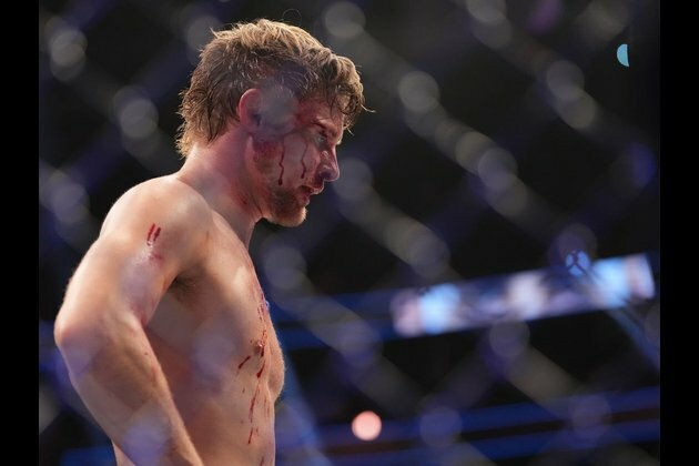 Mateusz Gamrot gets injury win over Rafael Fiziev