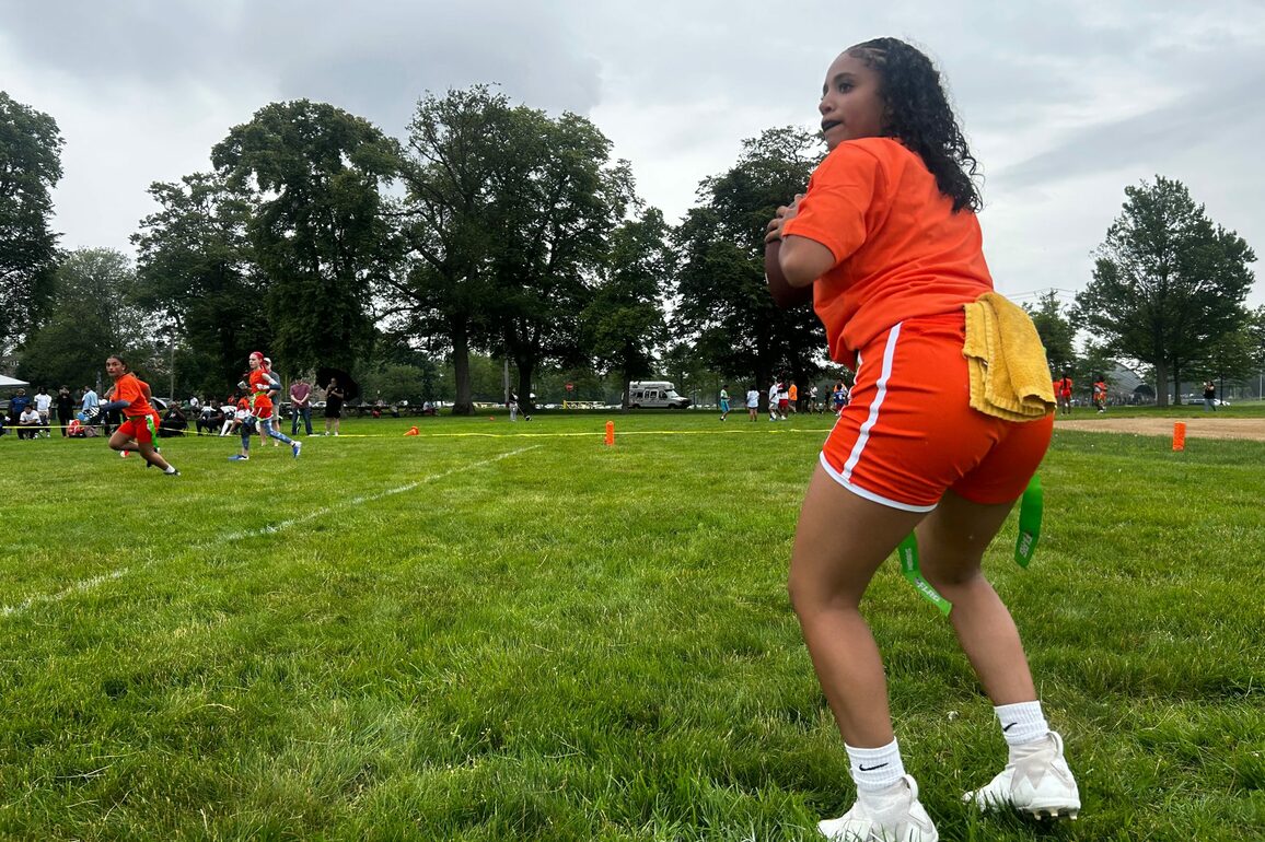 With NY Giants support, Bridgeport hosts girls flag football