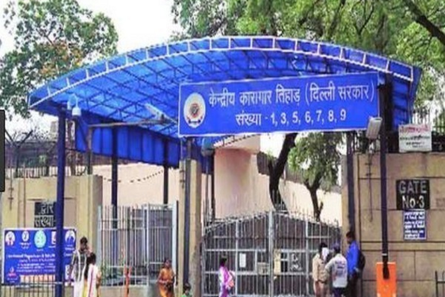 Tihar jail prisoner die by suicide by hanging from the window