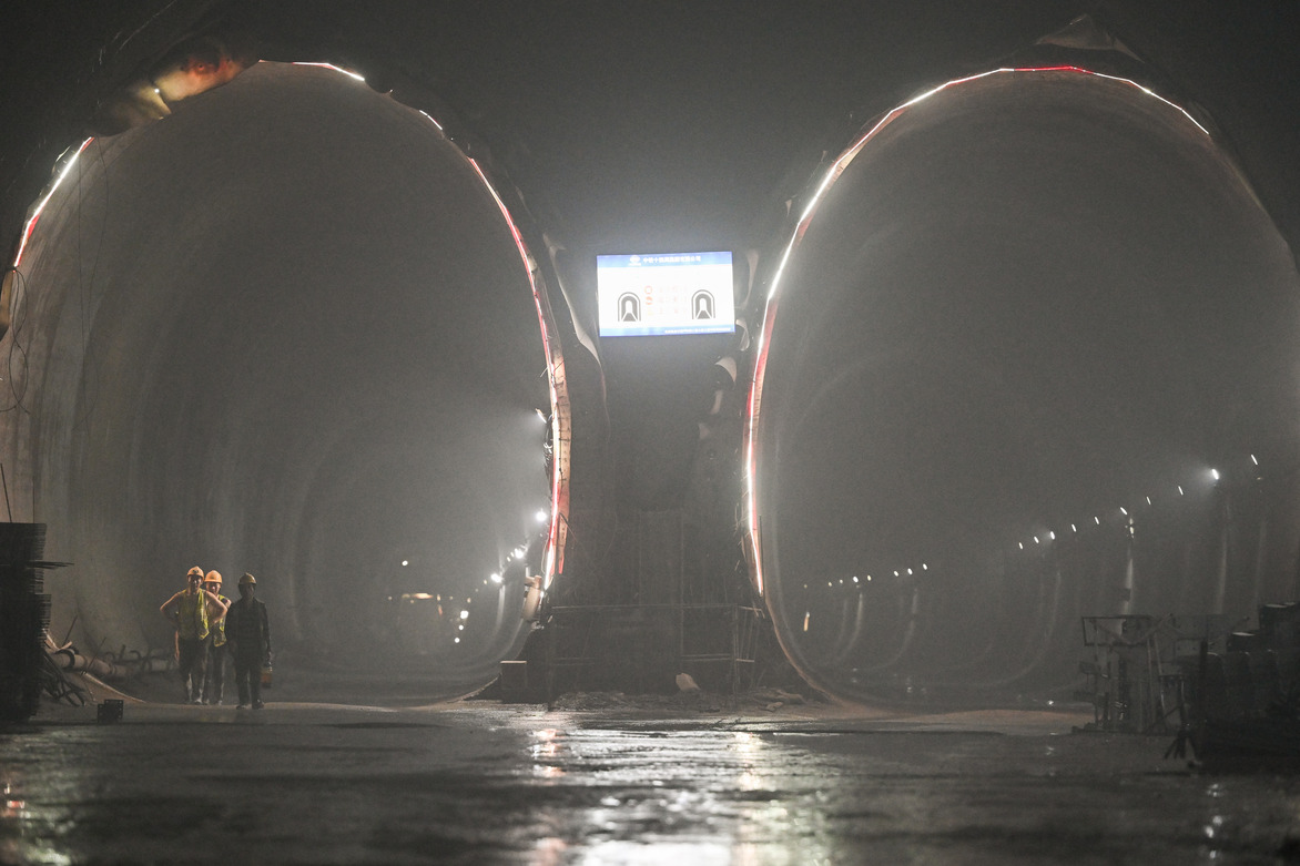 CHINA-CHONGQING-RAIL TRANSIT LINE 15-ZHONGLIANGSHAN TUNNEL-COMPLETION (CN)