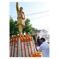 Himachal CM Sukhvinder Singh Sukhu pays tributes to Rajiv Gandhi on his death anniversary