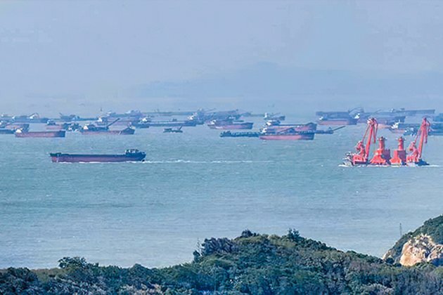 China&#039;s &#039;Dark&#039; Fishing Fleet Lays Waste to Global Ecosystems