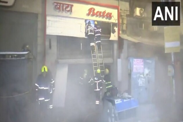 Maharashtra: Fire Breaks out at Footwear Shop in Mumbai's Fort area