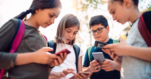 French court strikes down social media ban for under-15s
