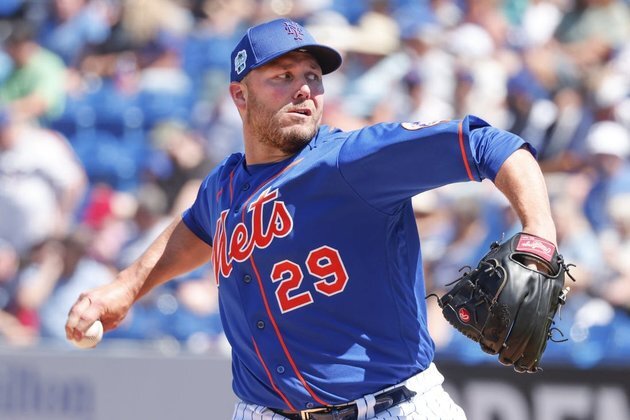 Mets activate Tommy Hunter; Carlos Carrasco gets injection