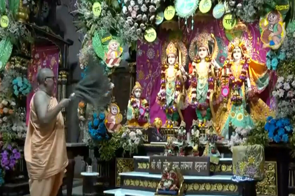 Devotees in large numbers throng temples across nation on Maha Ashtami of Chaitra Navratri