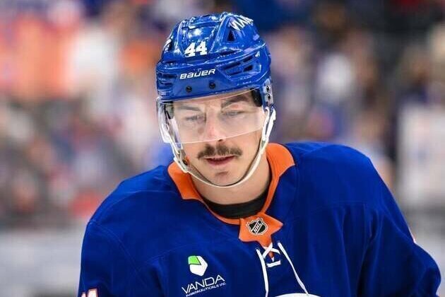 Islanders F Jean-Gabriel Pageau signs 3-year extension