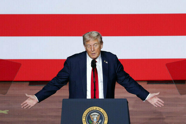 Trump warns Russia and China are catching up with US on submarines