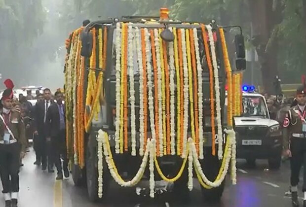 Mortal remains of Dr Manmohan Singh brought to AICC headquarters