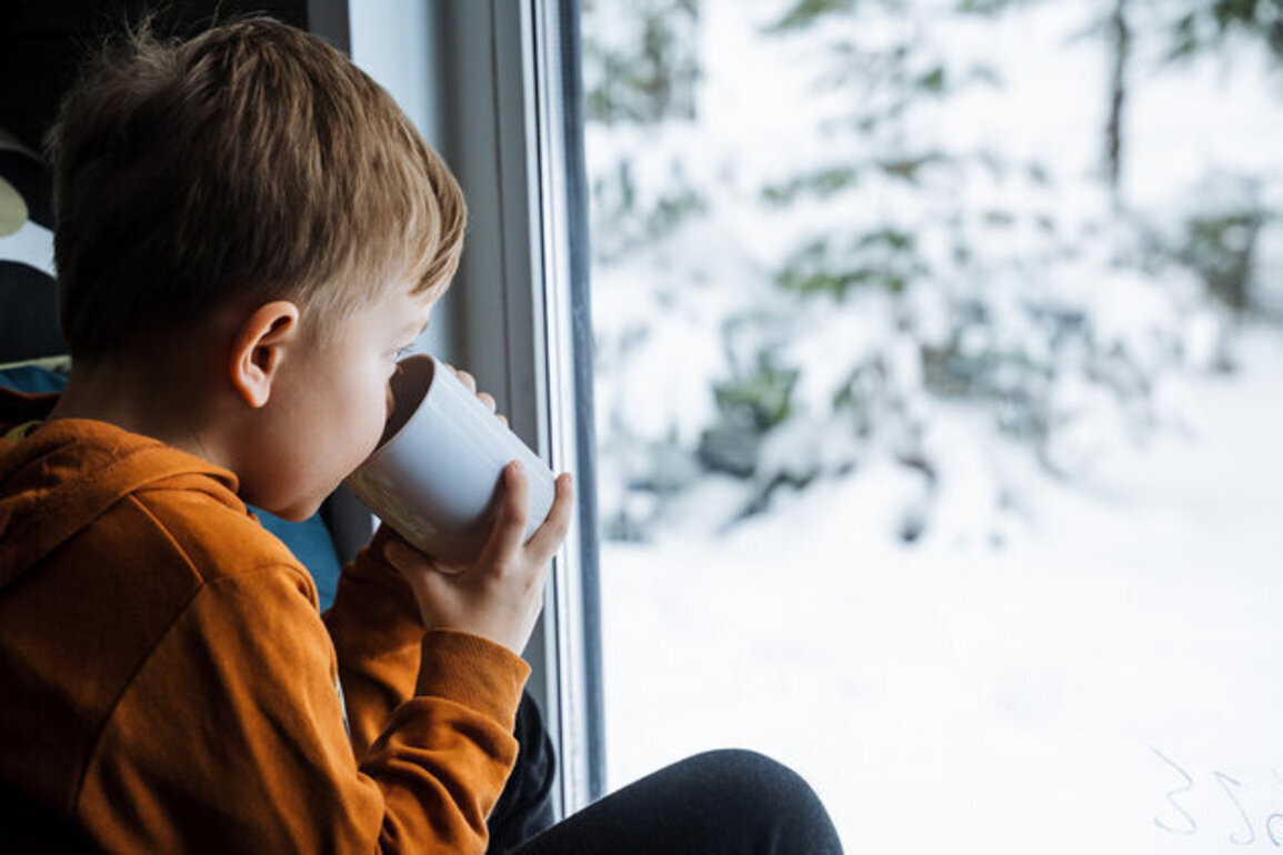 Maine 'community builds' help keep the cold winter air out