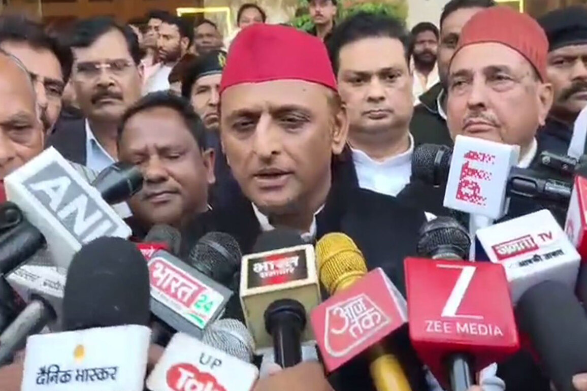 Akhilesh Yadav accuses Centre, UP govt of "running the country on emotions"; flags inflation, jobs and voter list issues