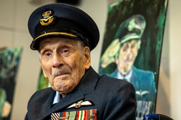 Prince William pays tribute to Dublin man who was last surviving Battle of Britain pilot