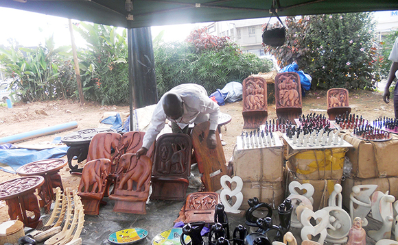 Oteyo ng'alaga ebimu ku bintu by'abumba n'okubajja. Oteyo ng'alaga ebimu ku bintu by'abumba n'okubajja.