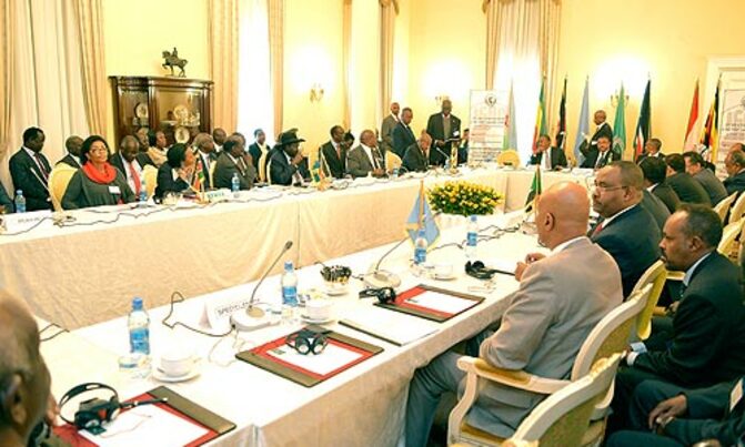Kiir signs new peace pact with Machar Kiir signs new peace pact with Machar