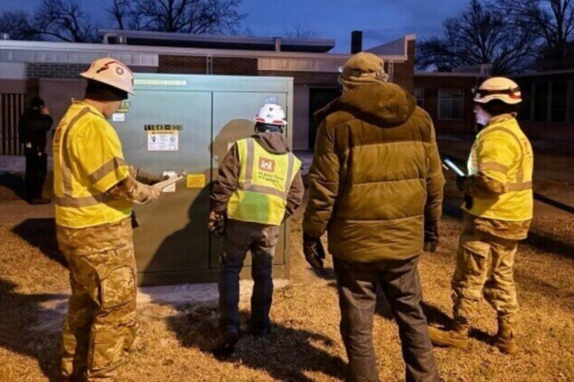 USACE team works to provide emergency power to reopen Nashville schools