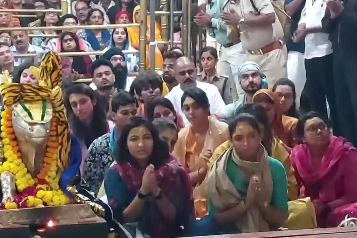 Skipper Harmanpreet, India players offer prayers at Mahakaleshwar temple before Women's WC clash
