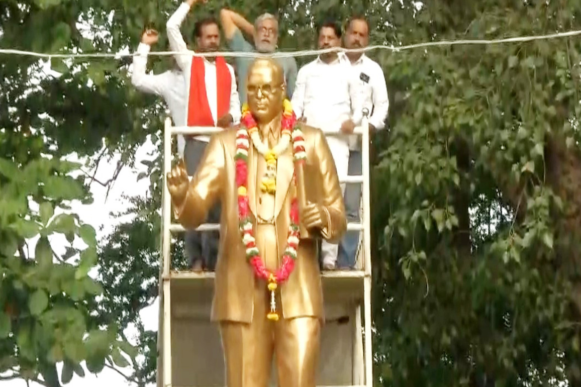 Kalyana Karnataka Rajya Jagruti Samiti workers detained for demanding separate state for the Kalyana Karnataka region