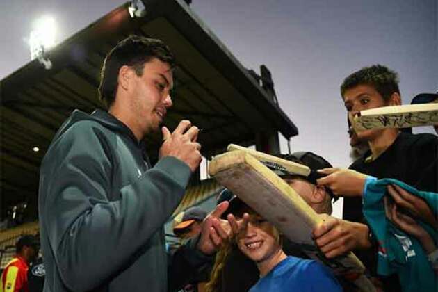 New Zealand's Mark Chapman ruled out of 3rd ODI against Pakistan; Seifert remains with squad