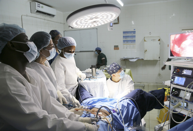 THE GAMBIA-BANJUL-CHINESE AND GAMBIAN DOCTORS-SURGERY