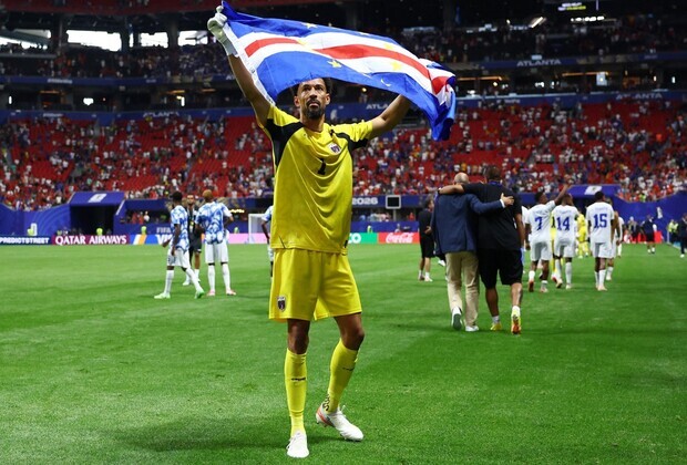 Cape Verde goalie Vozinha shines on social media, gains millions of ...