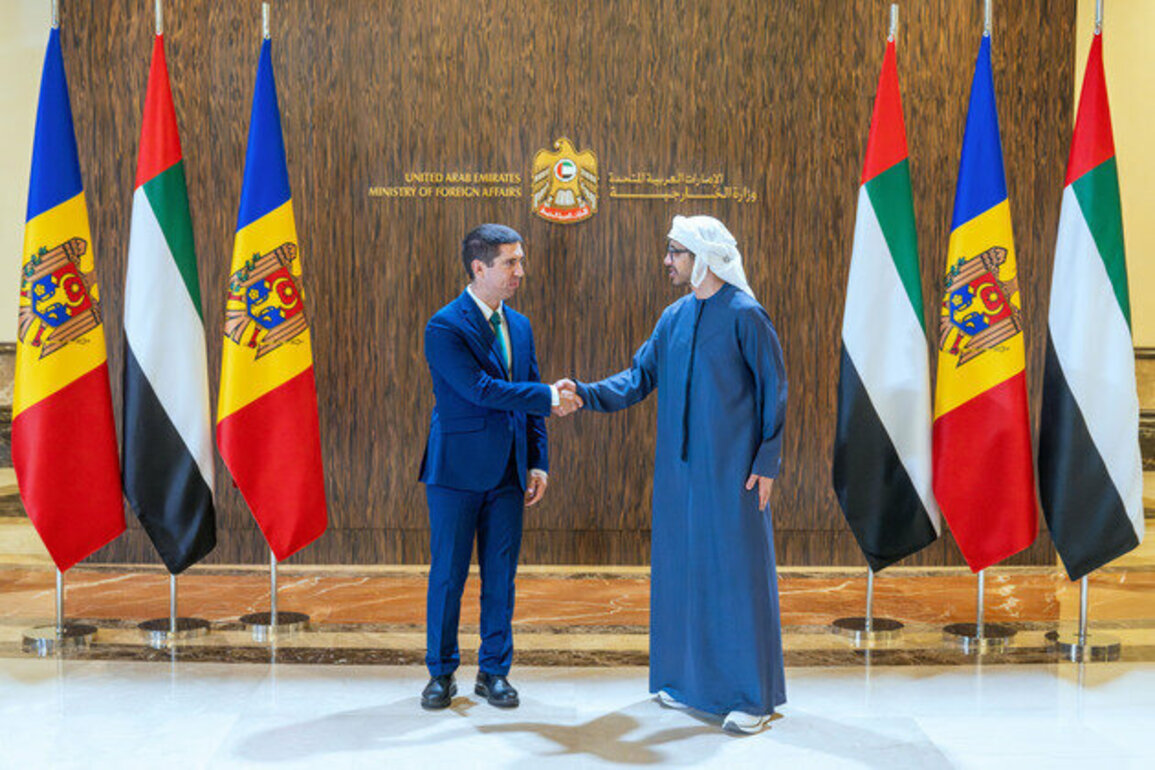 Abdullah bin Zayed receives Deputy Prime Minister, FM of Moldova
