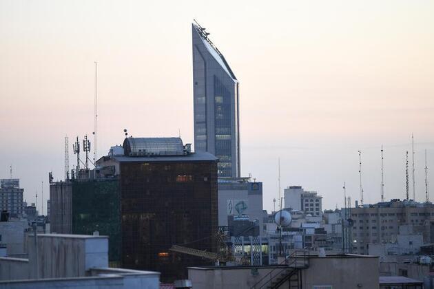 European countries urge citizens to leave Mideast as U.S.-Iran tensions rise