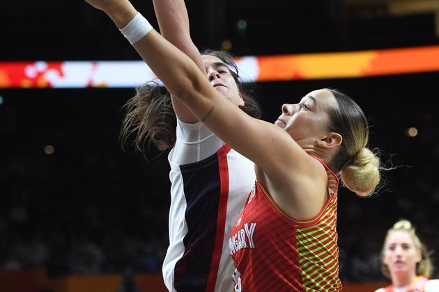 (SP)GERMANY-BERLIN-BASKETBALL-WOMEN'S WORLD CUP-USA VS HUN