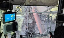  Fly rock from the explosion hit the excavator’s windscreen 