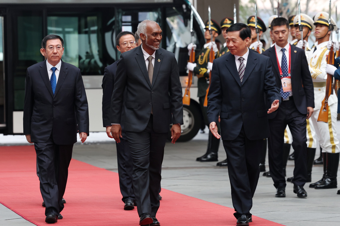 (SCO Tianjin Summit) CHINA-BEIJING-MALDIVIAN PRESIDENT-ARRIVAL (CN)