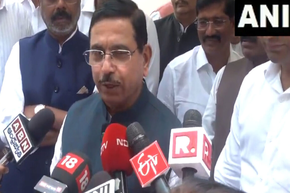 "Habitual for Congress to speak lightly, arrogantly with farmers": Pralhad Joshi over Mallikarjun Kharge's remarks to farmer