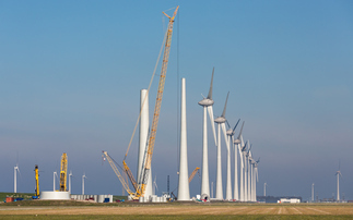 Study: European grid bottlenecks blocking €100bn of clean energy investment