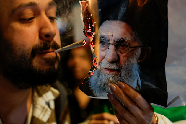 Iran faces international outcry as protester's execution looms amid widespread unrest