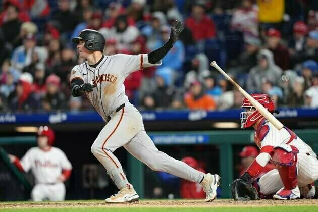 Thriving on the road, Giants look for series win vs. Phillies