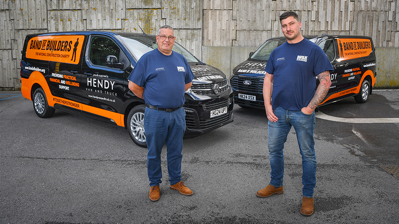 Tony Steel and Gavin Crane with the vans