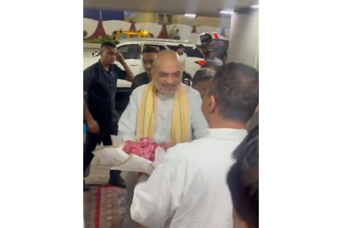 WB: BJP's Suvendu Adhikari receives Amit Shah at Kolkata airport