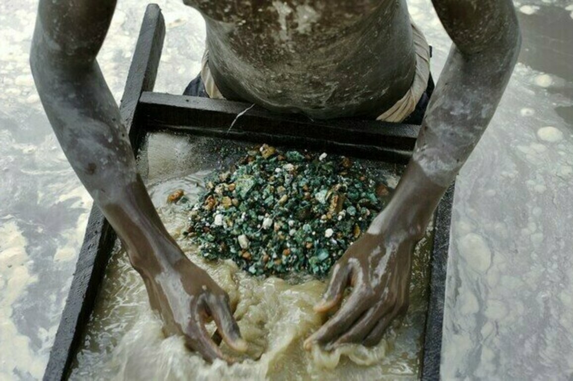 US seeks bigger stake in African states minerals
