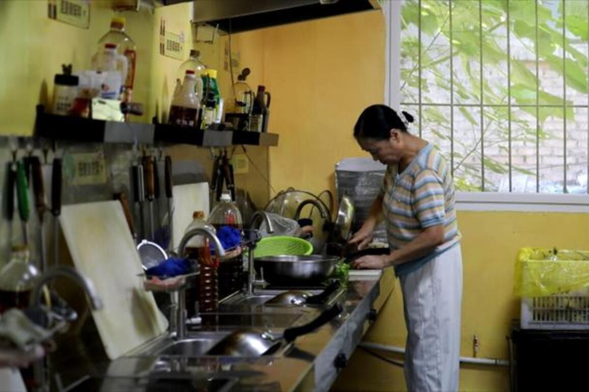 Cooking up hope -- communal kitchen nourishes cancer patients with love