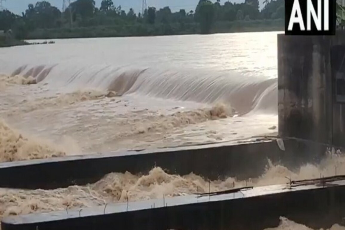 Flood threat in Northern Odisha, Govt closely monitoring 3 rivers