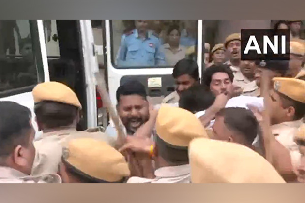 Rajasthan: Locals clash with police over Jhalawar school roof collapse incident