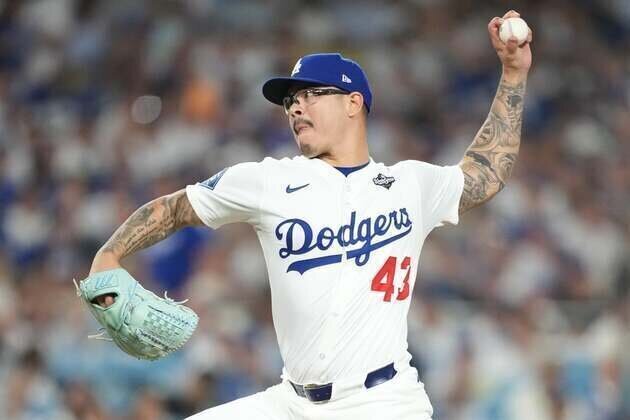Dodgers designate LHP Anthony Banda, claim C Ben Rortvedt