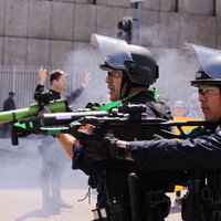 (SpotNews)U.S.-CALIFORNIA-LOS ANGELES-POLICE-PROTESTERS-CLASH