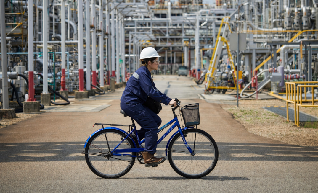 Chevron weighs Singapore downstream exit as talks near close