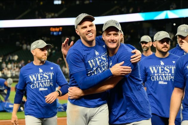 MLB roundup: Dodgers tackle M's, lock down NL West