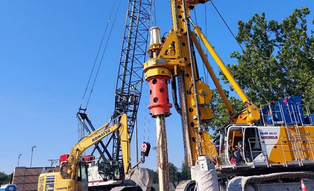 Secant pile drilling operations, which form part of the AWSP-01-01 Tunnel Extension project in Chicago