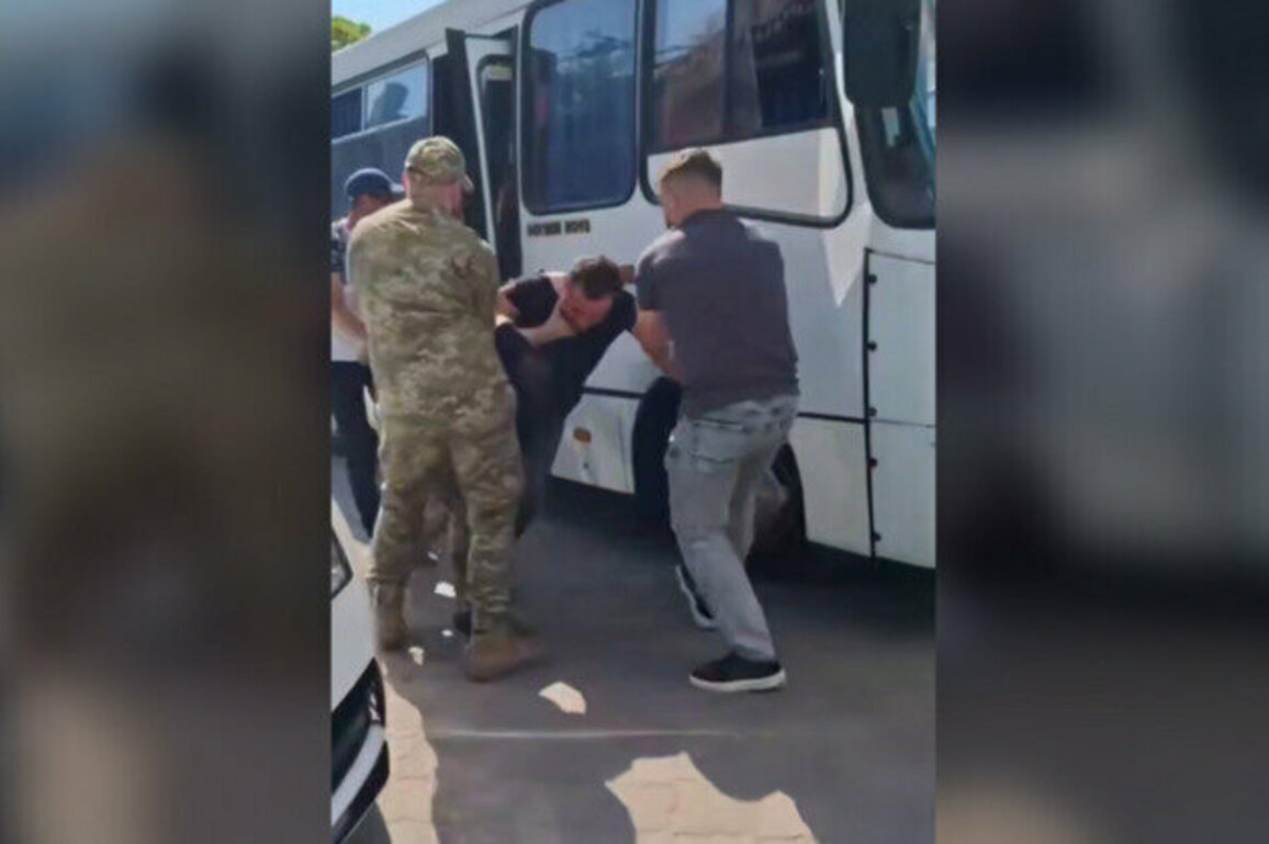 Draft officers brutalizing recruits in Ukraine 