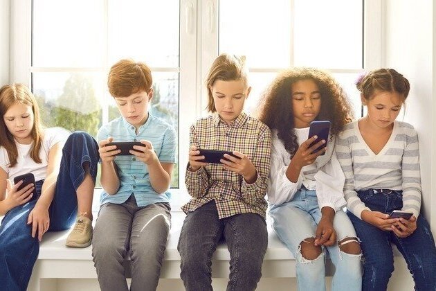 Gen Z Midwesterners demand action on social media harms to kids 