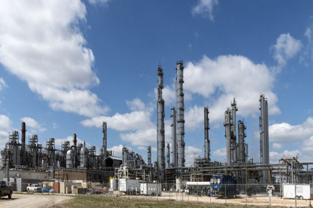 Chevron plans output boost, slash costs under new long-term guidance